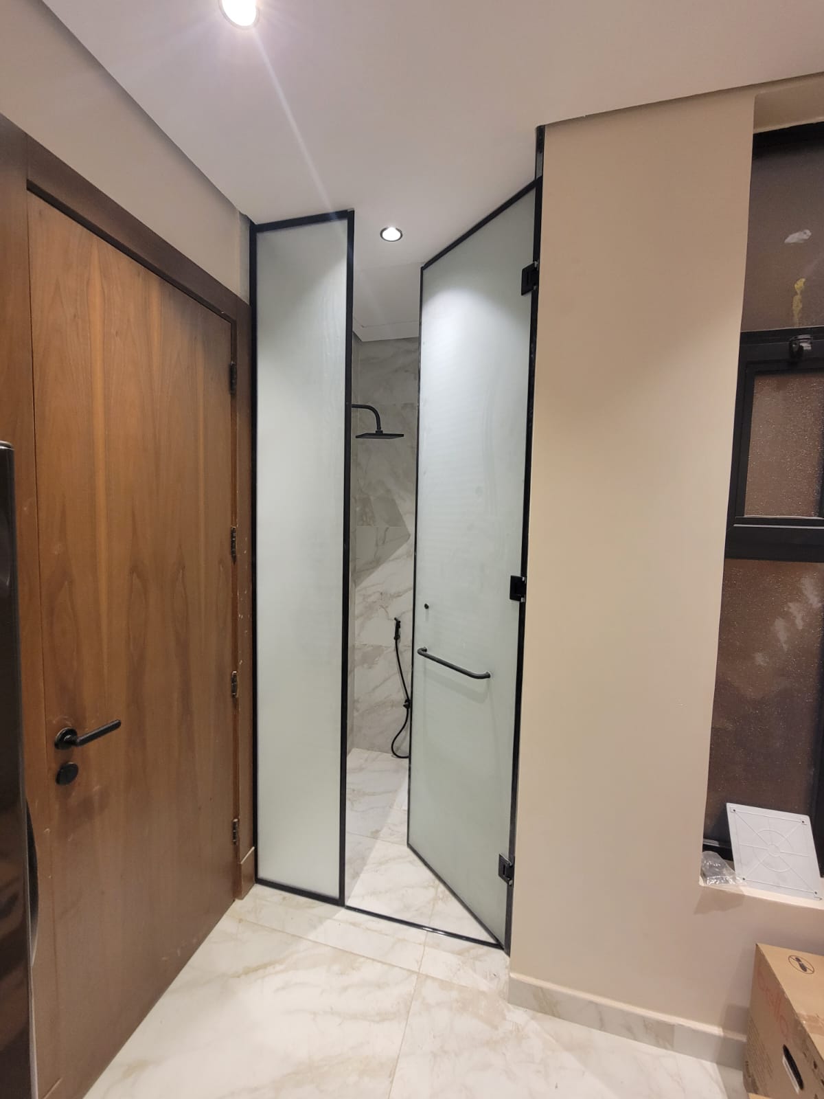 زجاج سكريت الرياض