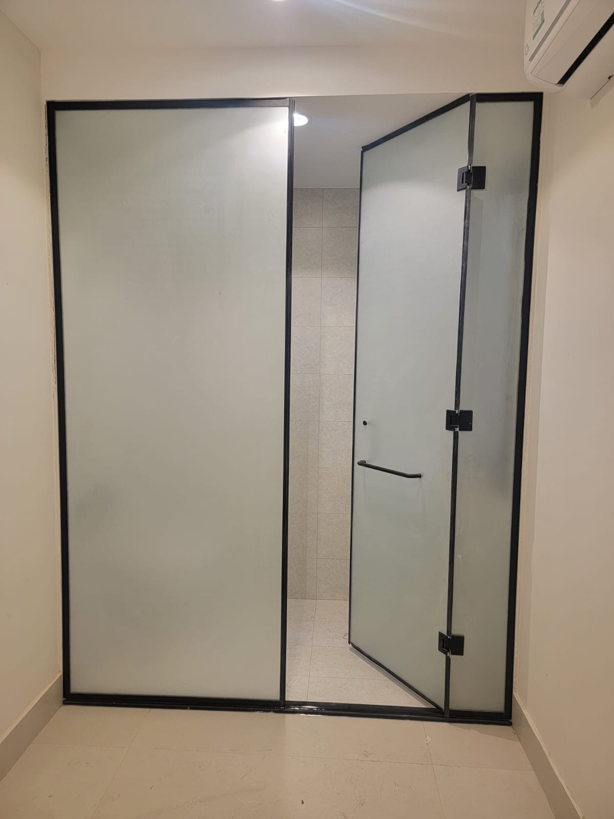 زجاج سكريت الرياض